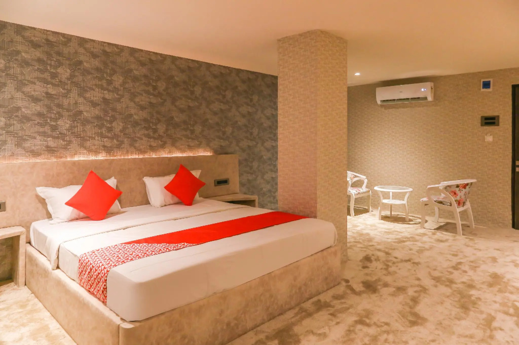 Capital O  22428 Hotel Dreams