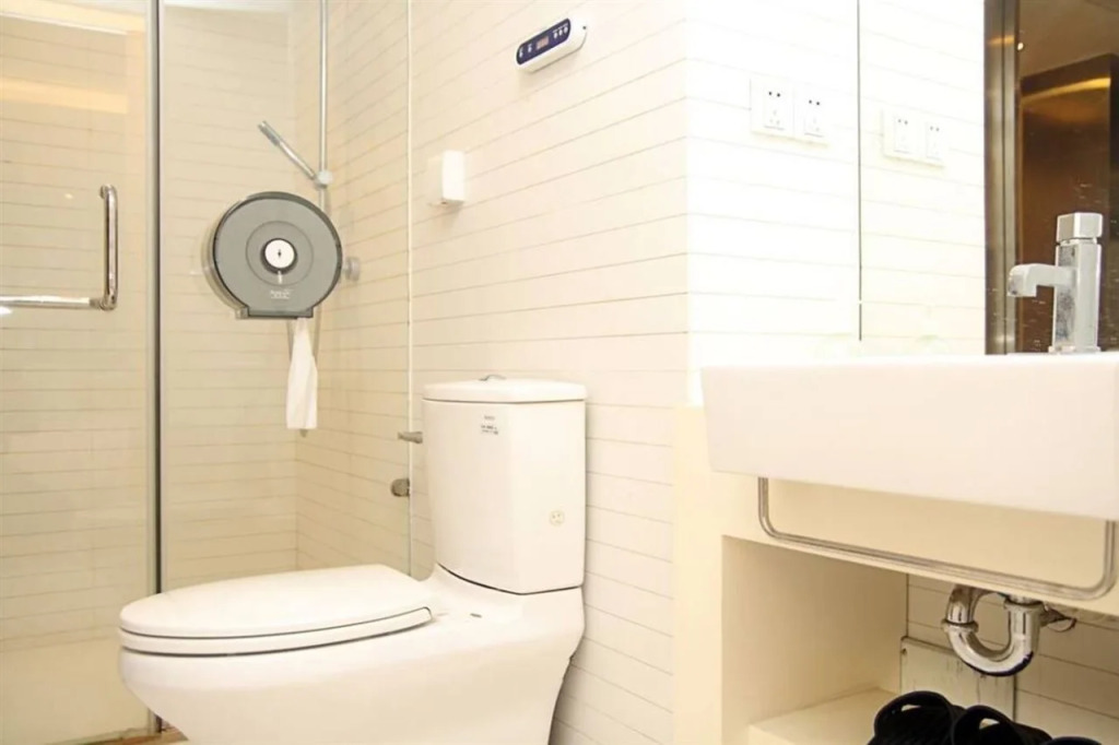 Private-Enjoyed Home ApartHotel - R&F Stanley Apartment