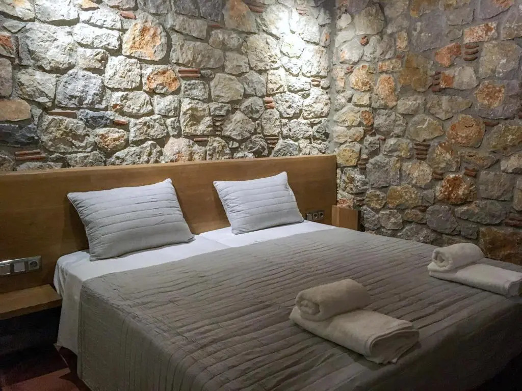 Stone Luxury Suites