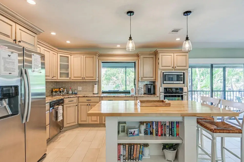 Marco Island Family Home: Pool, Lanai, Backyard!