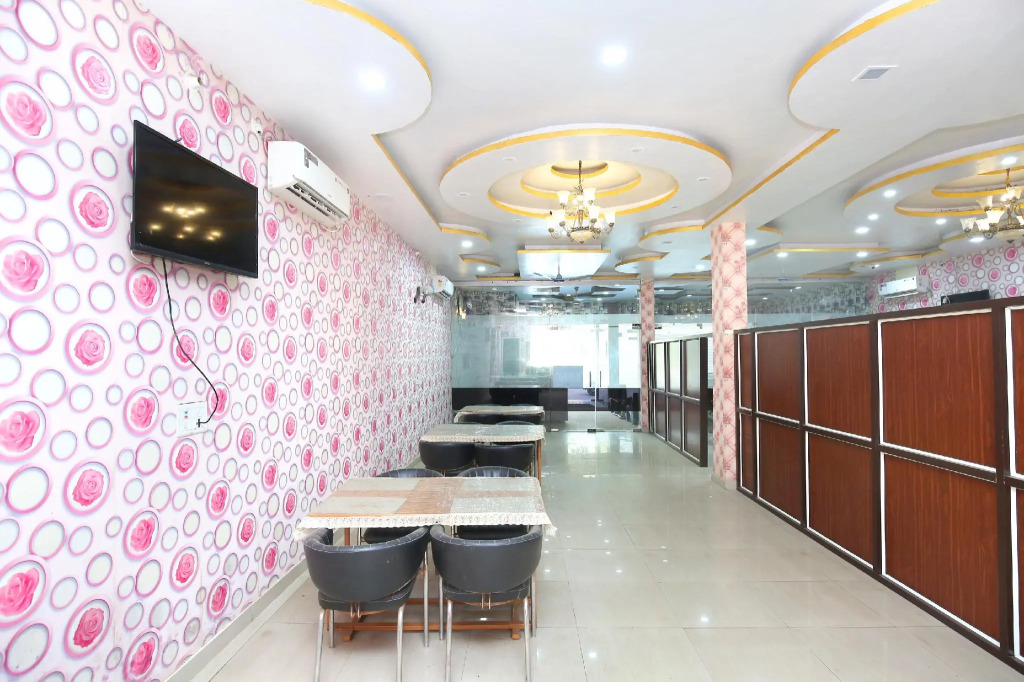 OYO 23101 Hotel Amarpali