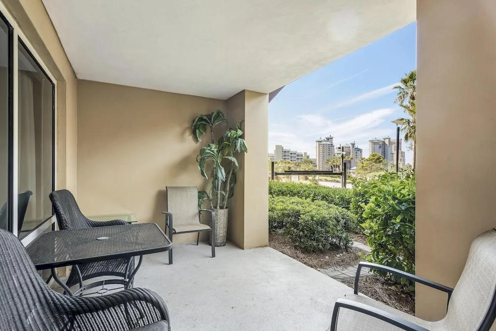 Luau I 6104 - flr1 - 1BR 1BA - (4)