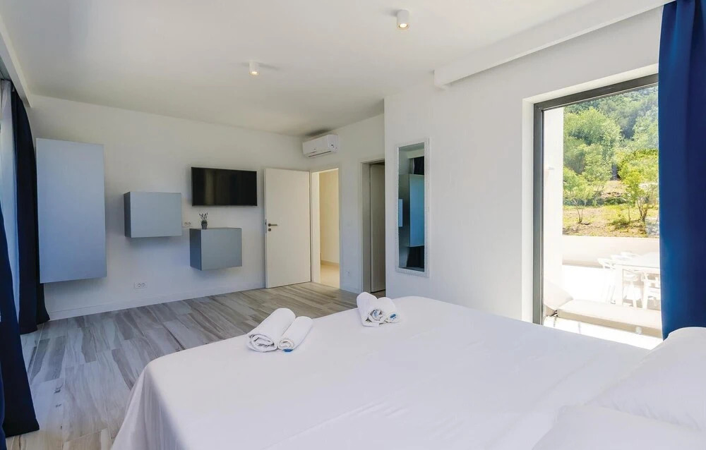 Four-Bedroom Holiday Home In Zaton Mali
