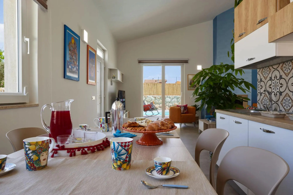 Villa Shamsi, heated pool and beach at 70 mt-Villa shamsi