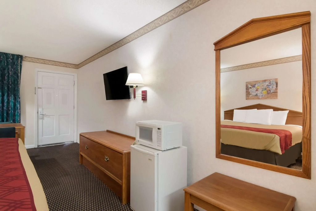Econo Lodge Calhoun North Damascus