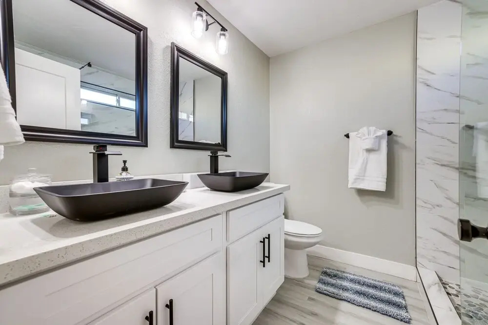 Bright Tempe Home w/ Fenced Backyard!
