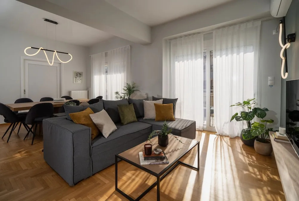Deluxe 4 Bedrooms Apartment in Athens Center