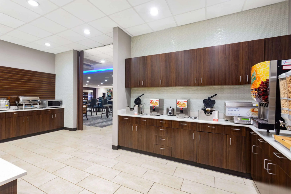 La Quinta by Wyndham Joplin