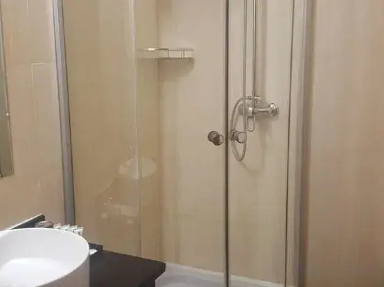 Ewenki Qixin Dun Hotel