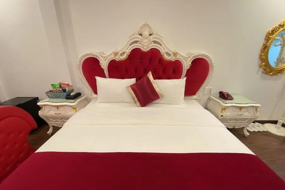 Royal Hotel - Yên Xá HN - by BAY LUXURY
