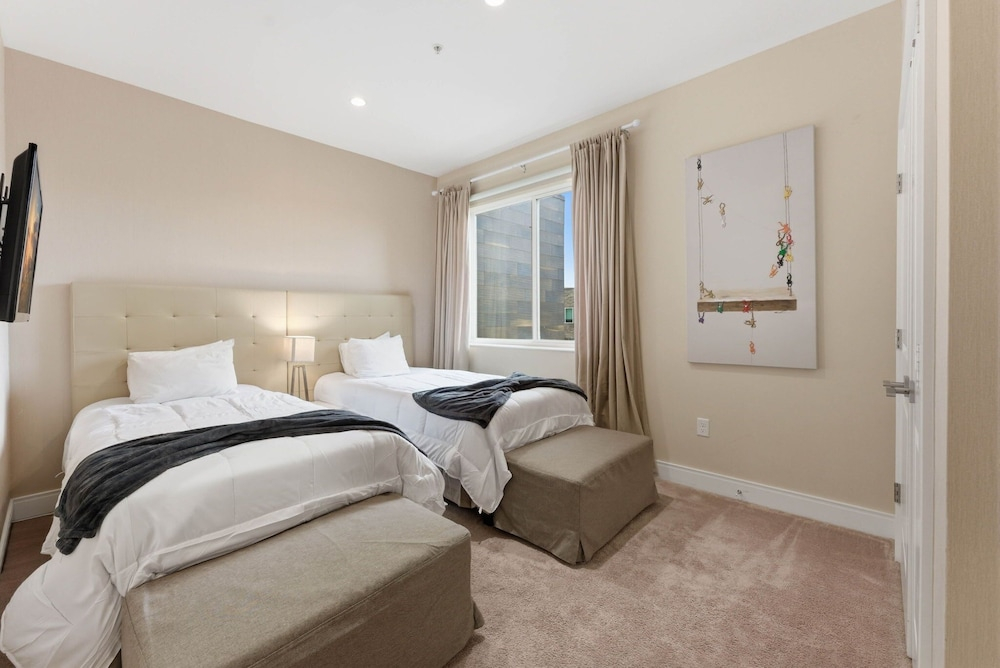 Magic Village 4BR Spacious and Stylish