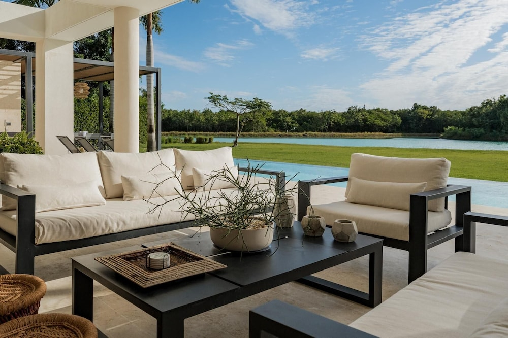 Lagos 28 - Modern Villa With Amazing Lake Views