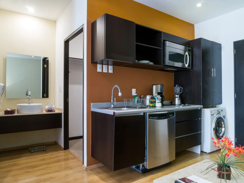 Ventura Hotel & Suites