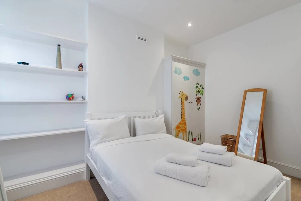 Beautiful 2 Bedroom Family Home