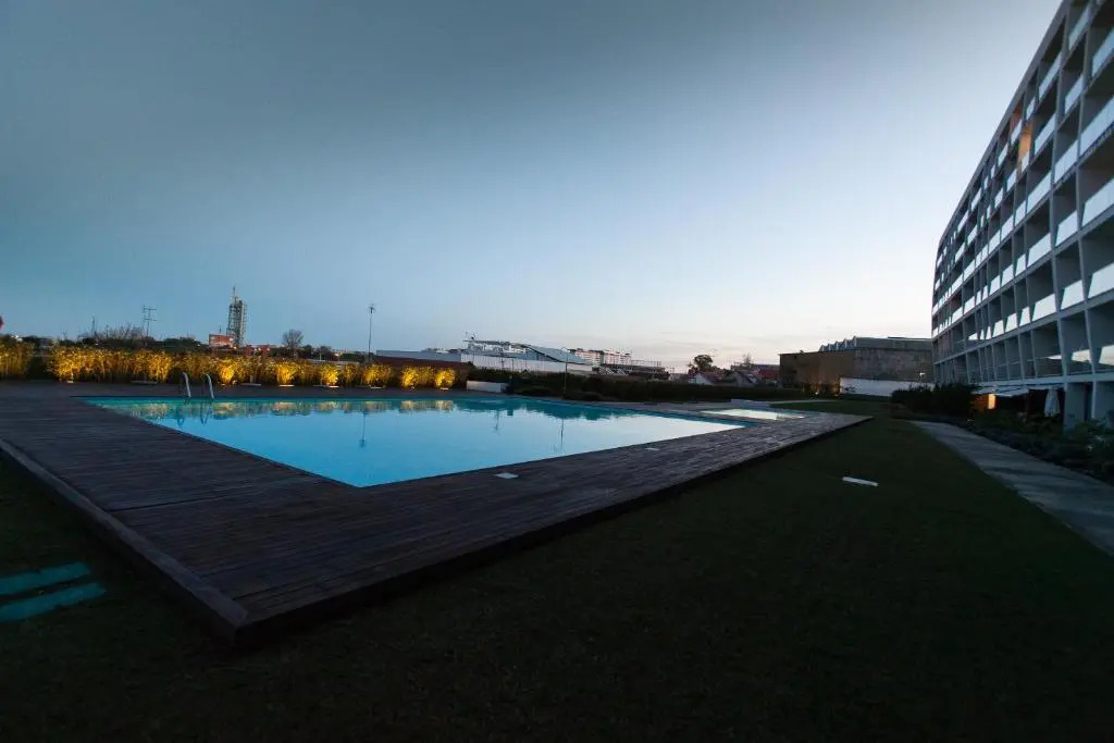 Charming Apartment with Terrace and Pool in Lisbon