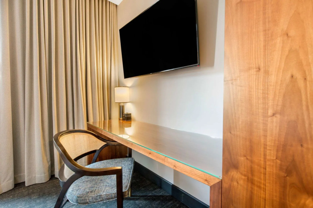 Renaissance Saint Elm Dallas Downtown Hotel