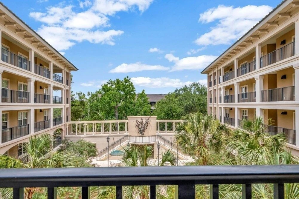 Shorenugh - Bright Villa with Rooftop Pool Next to Coligny Plaza
