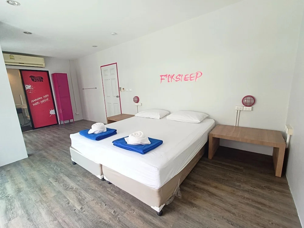 Slumber Surf Phuket Kata