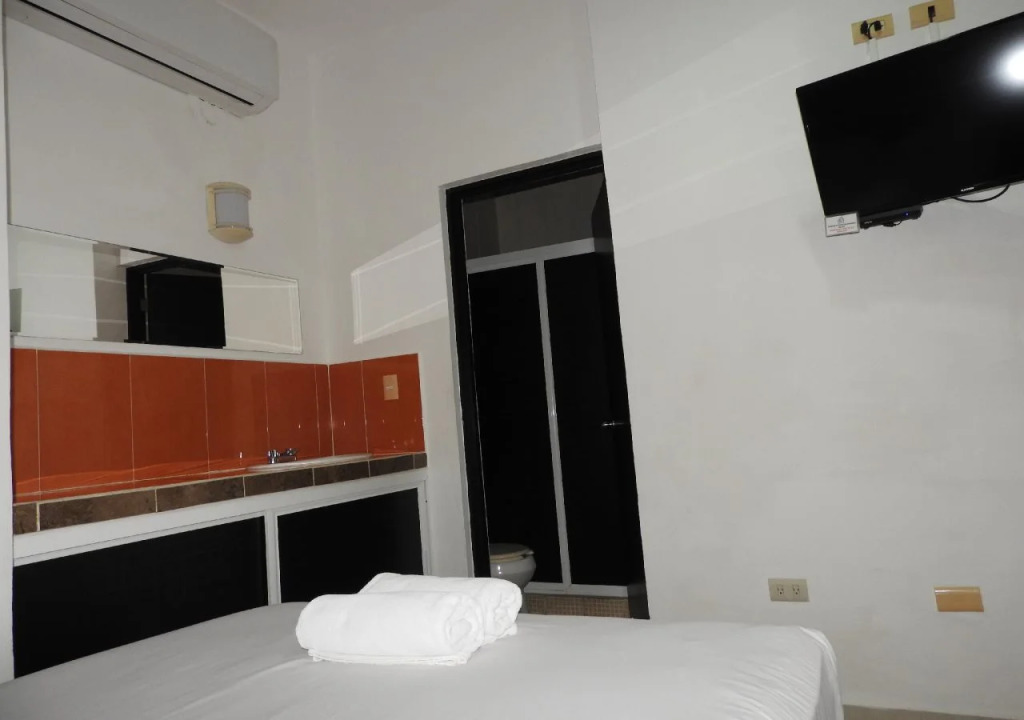 Easy Hotel