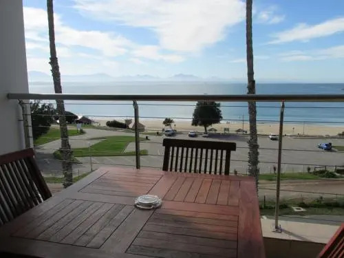 Point Village Accommodation - Santos 41