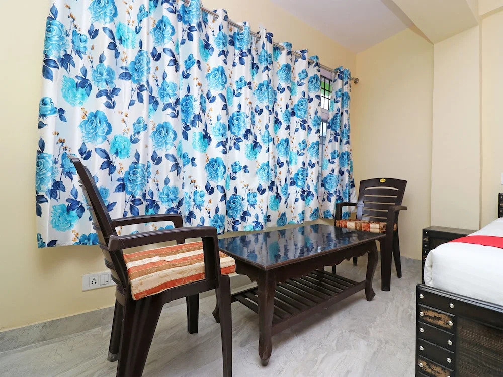 OYO 13520 Home 2BHK Vikas Nagar