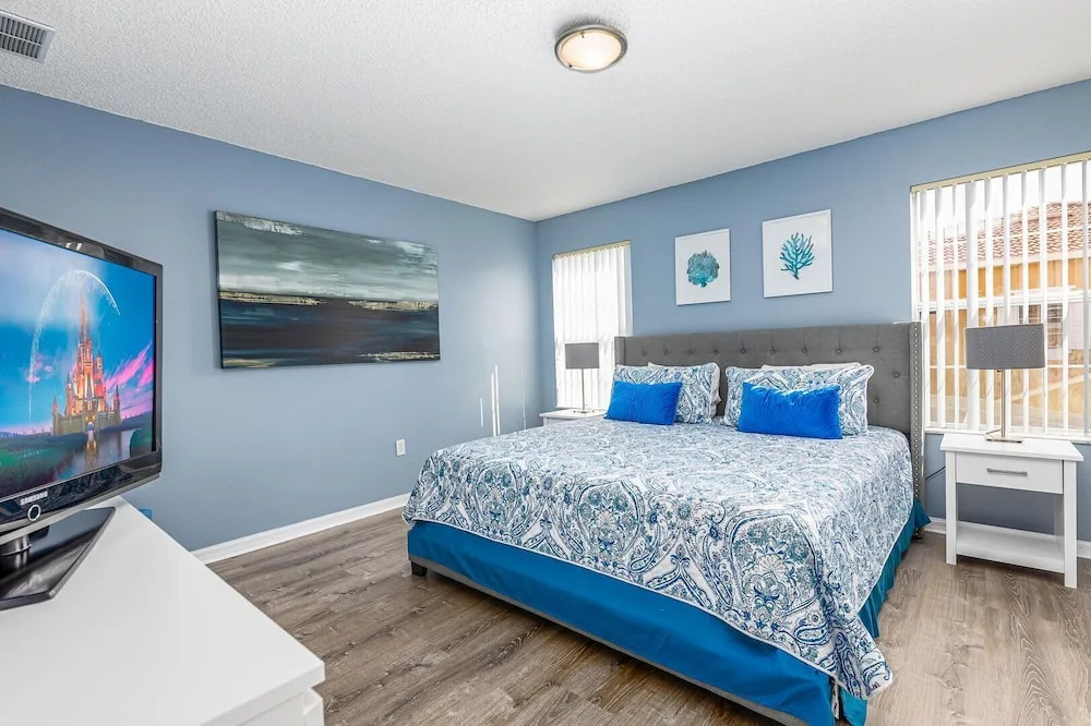 Disney Stay w/ Private Pool + Family Fun Sleeps 9