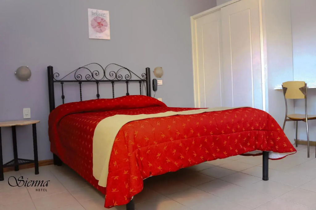Hotel Sienna