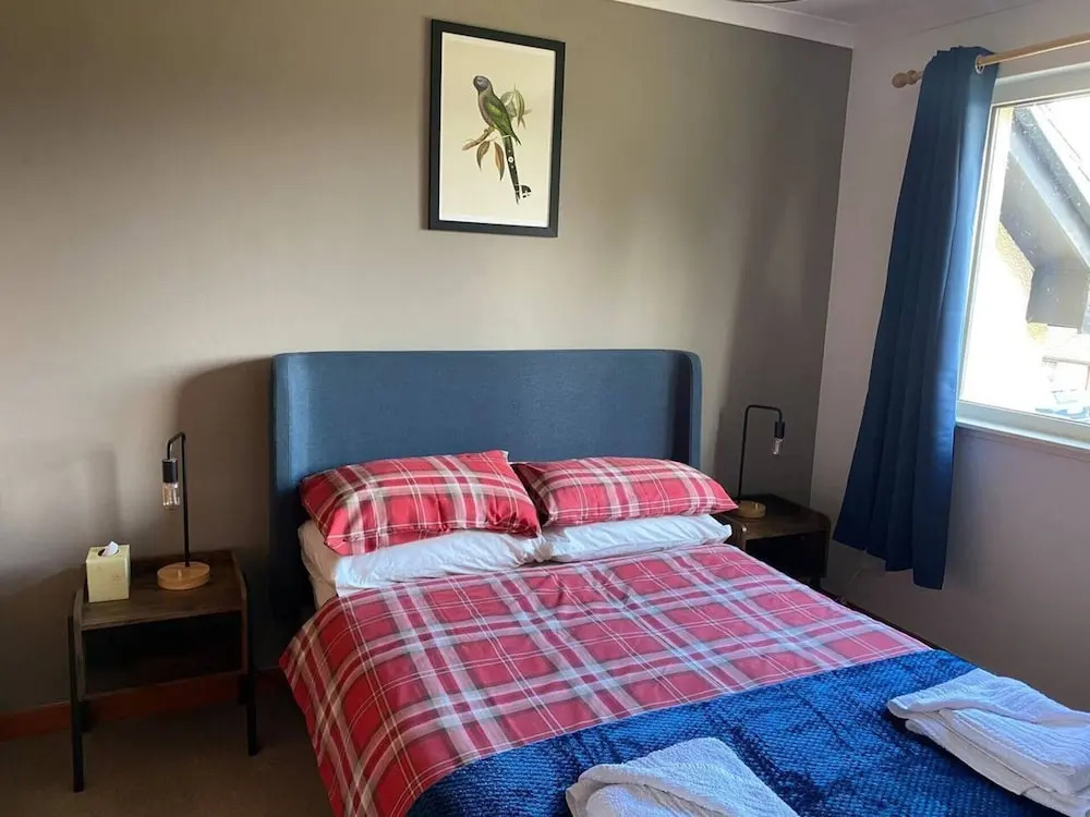 2 Bedroom Sleep 4 House - Private Garden