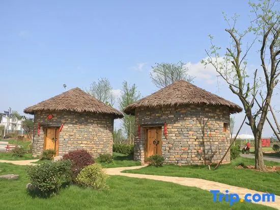 Golden Holiday Hotel