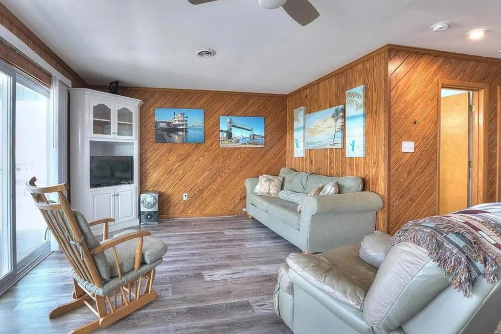 Ocean Breeze Retreat