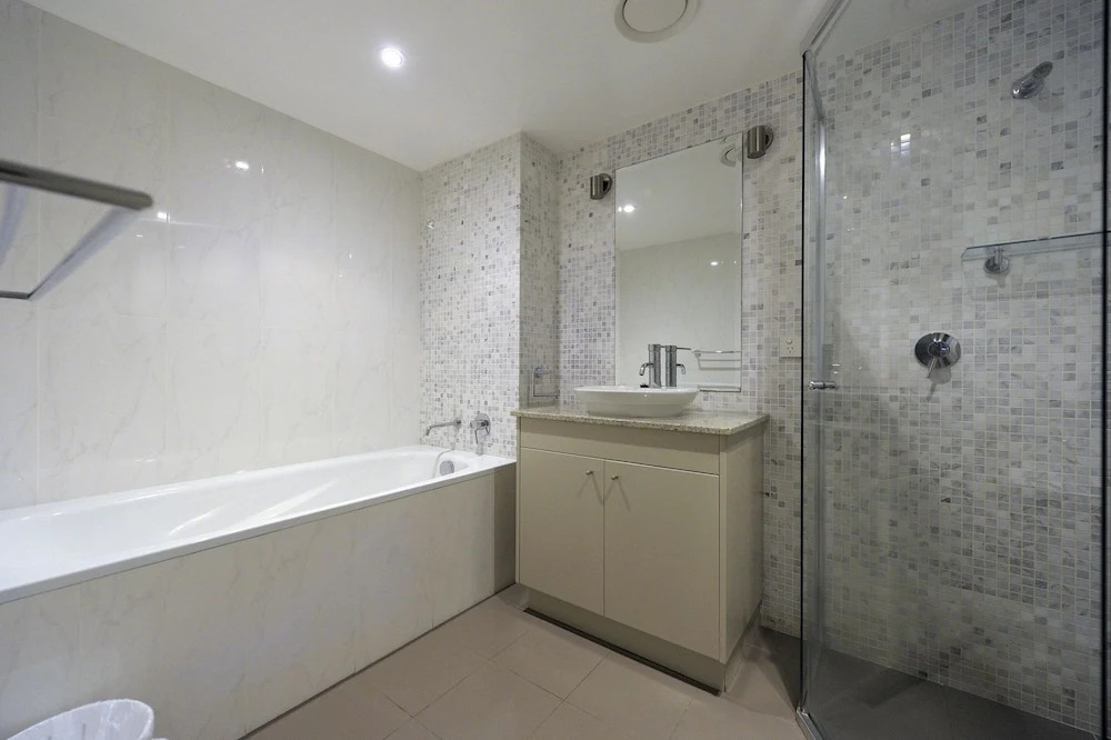 Oasis, Unit 9/5 Laman Street