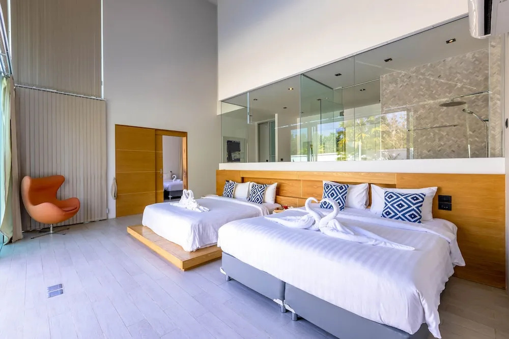 Large Private Pool Villa with 7 Bedrooms 7B