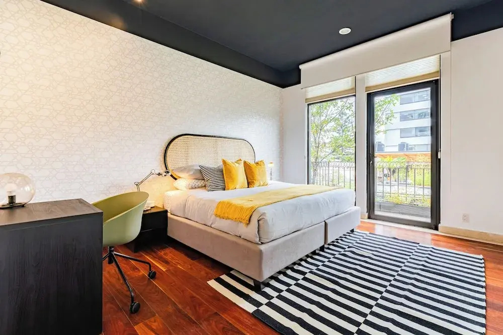 NEW Perfect Location 24 Hours Security Free Parking