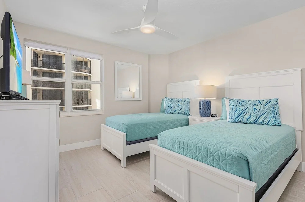50 Shades Of White - Gullwing #805 - 6620 Estero Blvd 3 Bedroom Condo by RedAwning