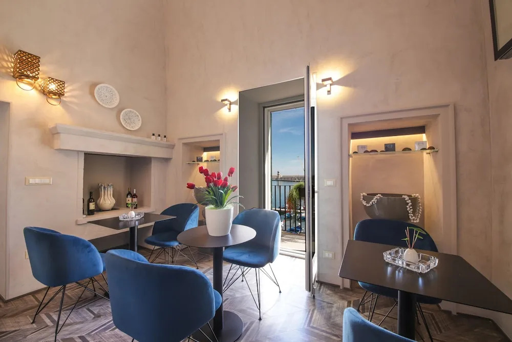 AL CONSOLE LUXURY SUITE