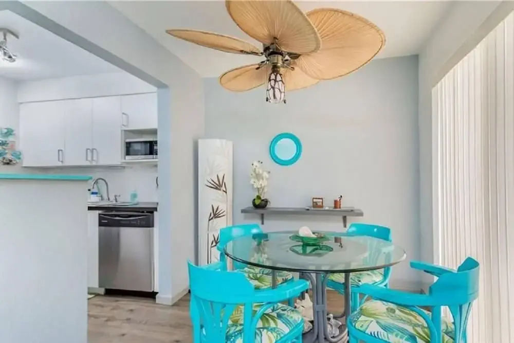 Mid Mari - Gorgeous Nautical Condo Near Beach, Shops & Restaurants- Condo 105