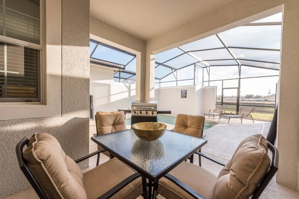Luxury house in Storey Lake