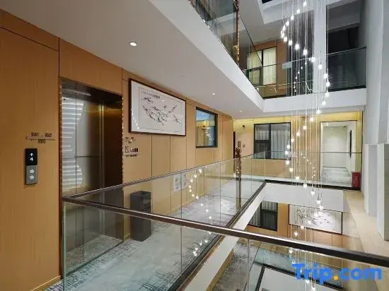 Weisika Hotel (Zhaotong Yuanbaoshan Park)