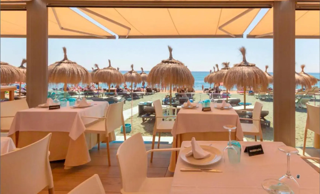 BEACHFRONT -- NEW LUXURY Apartment -- 1ª Linea Playa -- CENTRO de Fuengirola -- Private PARKING -- Panoramic Sea Views