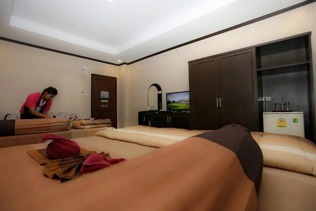 J L Residence Hotel