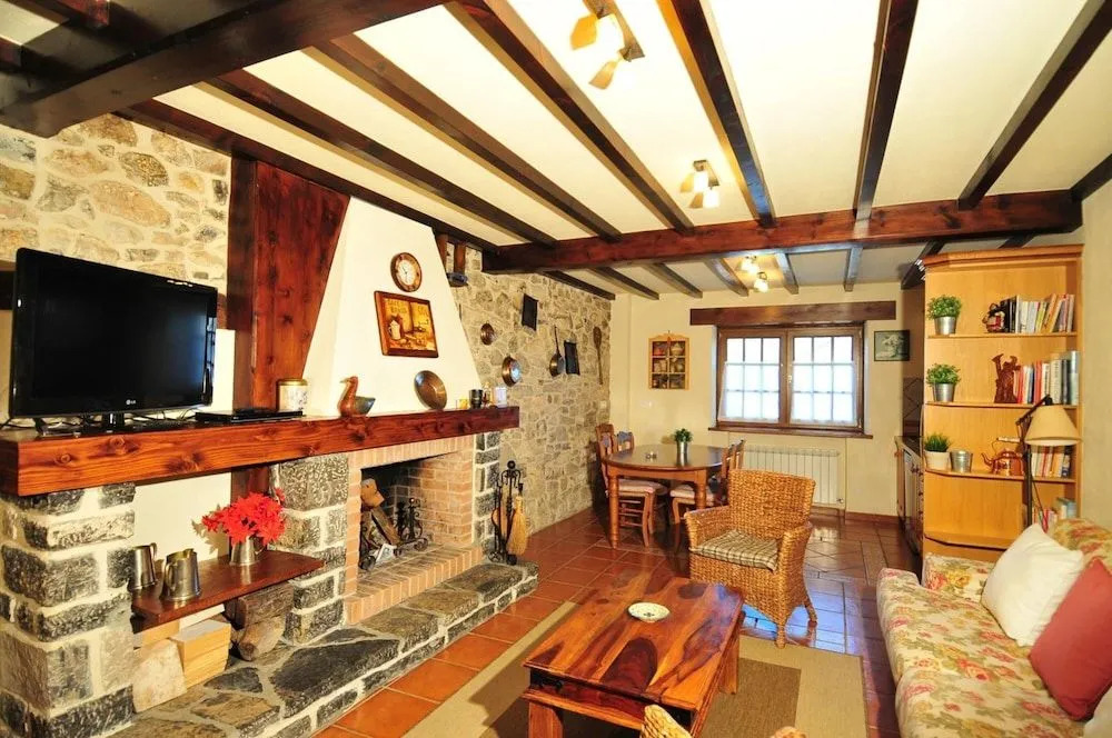 Apartamentos El llugarón