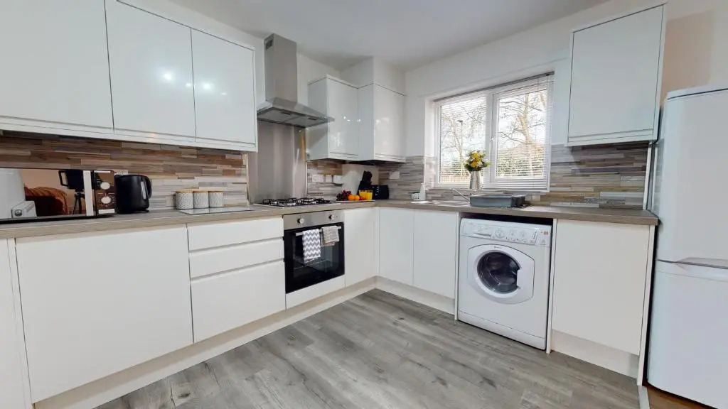 Step Free 2 Bedroom Apartment, Business, Leisure, Contractors, SRK Serviced Accommodation