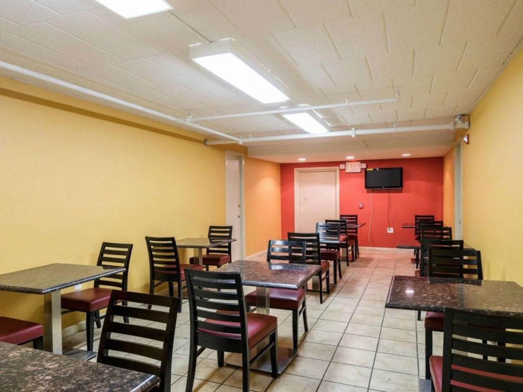 Rodeway Inn University