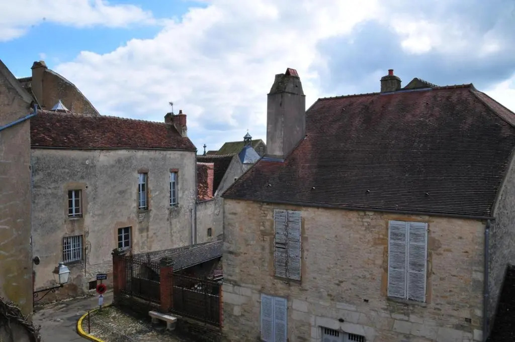 Les Glycines Vézelay