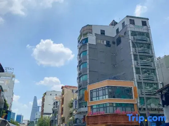Charming A Little Saigon Apartment - Heart of Vibrant District 1