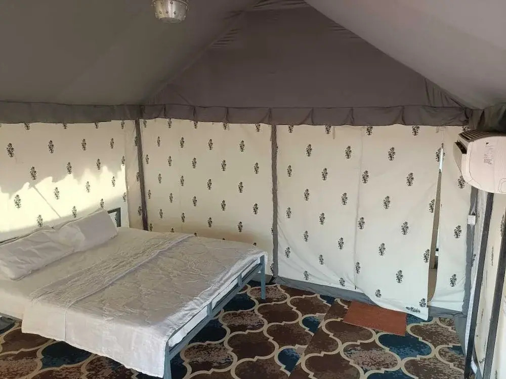 Desert Inn Camp