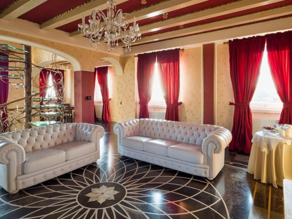 Luxurious villa with pool and wellness area at 2 km from the beach-VILLA DEL DRAGO