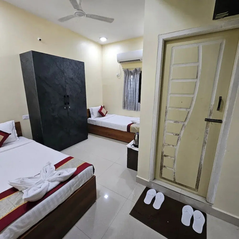 FabHotel GT Empire