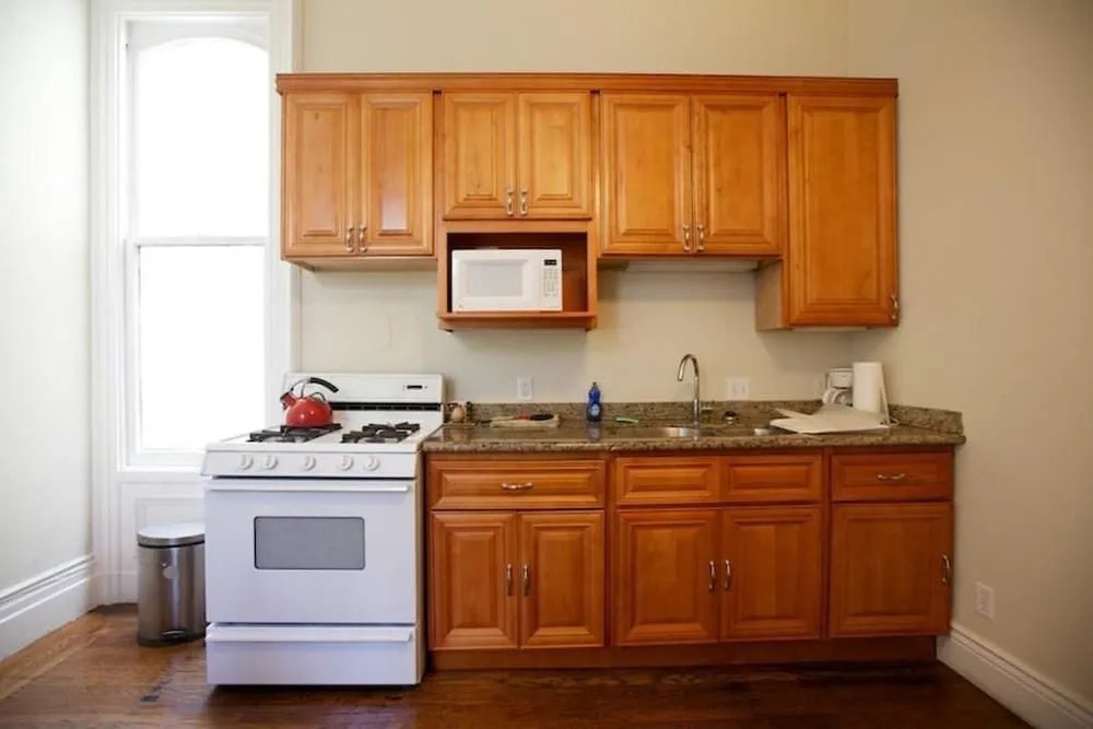 Pierce Place Lower Apartment
