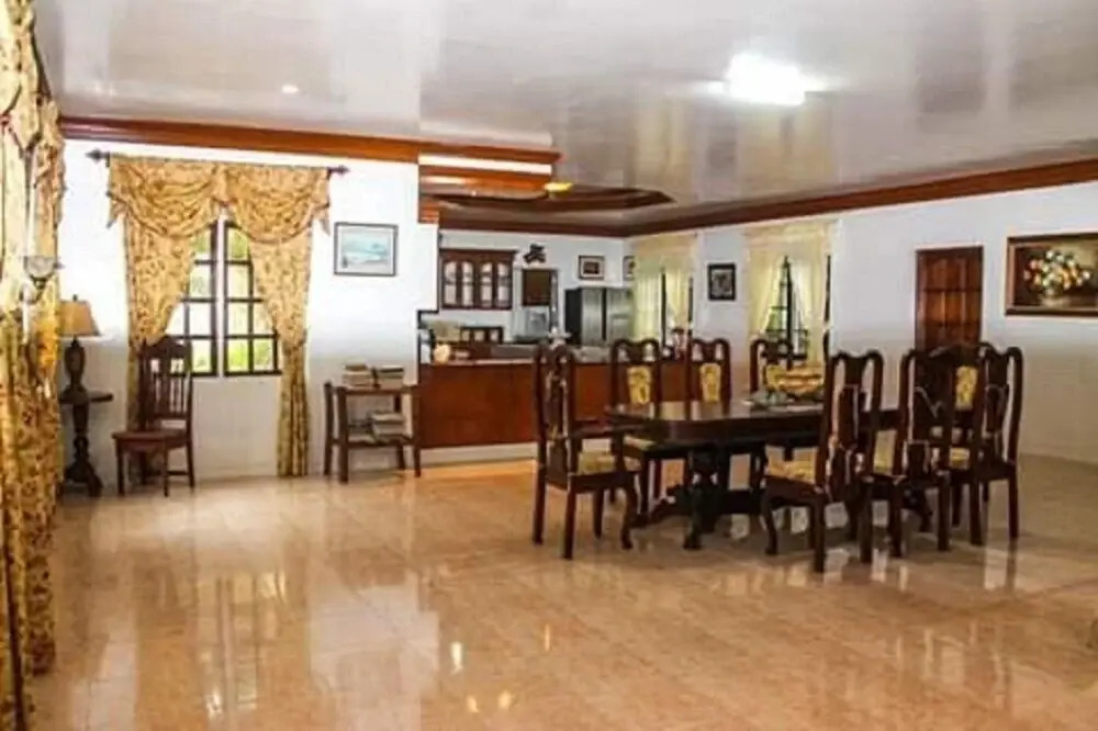 Treasure Bay Dive Resort
